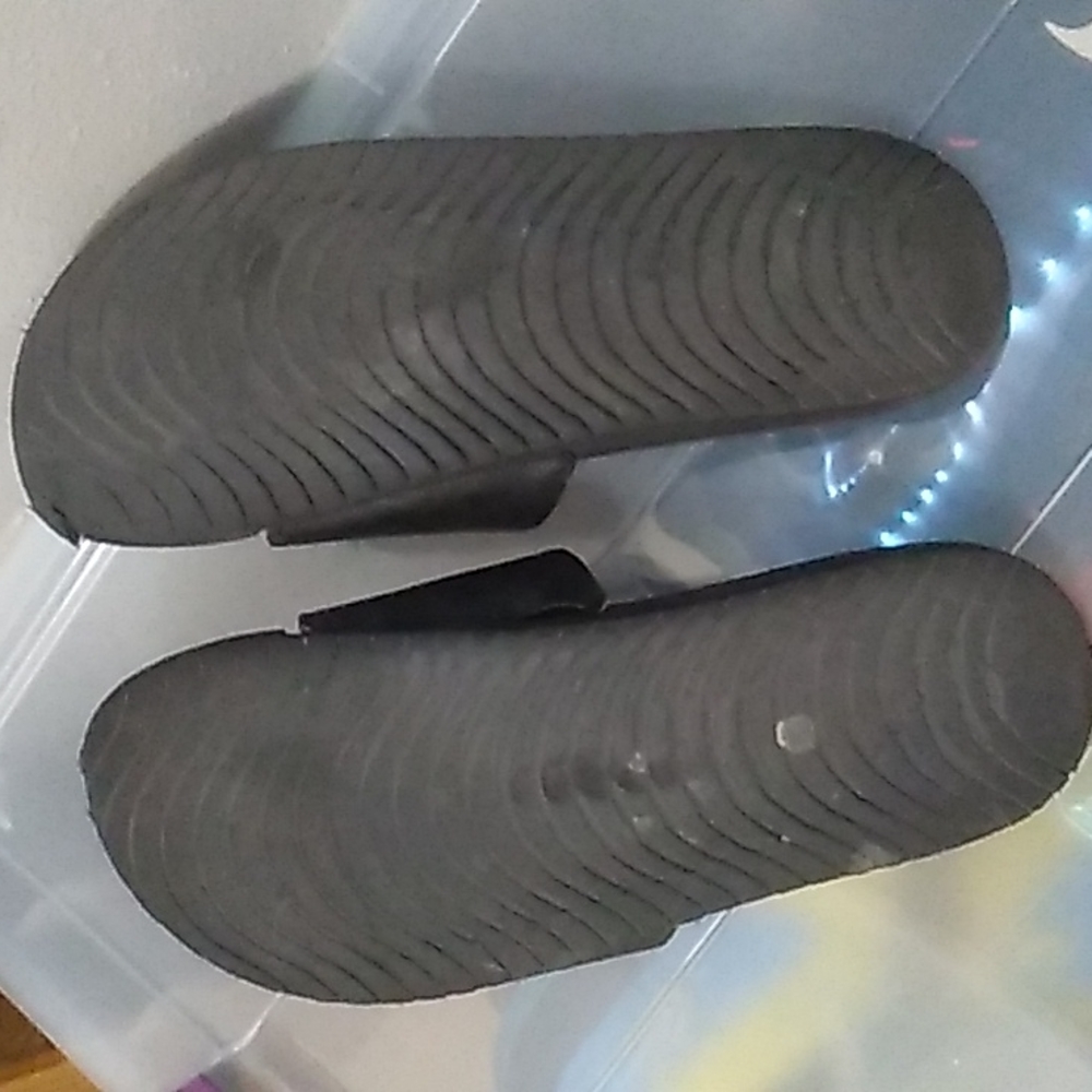 Nike Slides - Picture 2 of 2